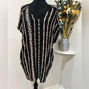By Together Embroidered Boho Chic Tunic with V-Neck, pockets size small